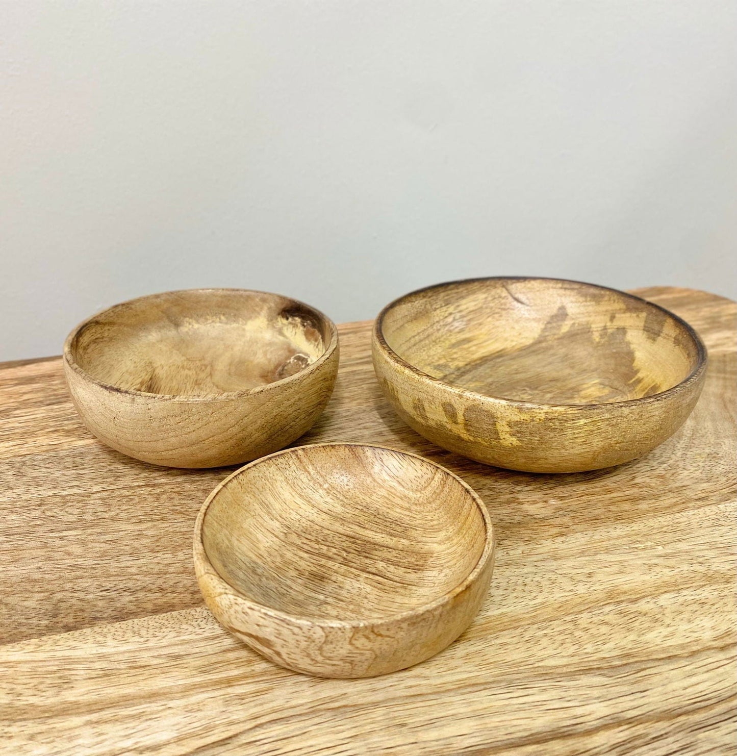 Set of 3 Mango Wood Round Bowls