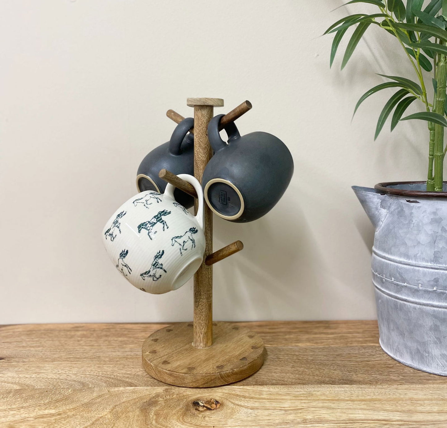 Embedded Heart Mug Tree Holder